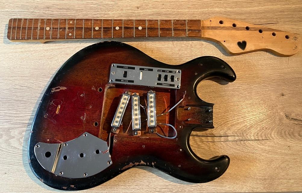 Goldentone 3903 (Ibanez) body & parts met gratis hals, Muziek en Instrumenten, Instrumenten | Onderdelen, Ophalen of Verzenden