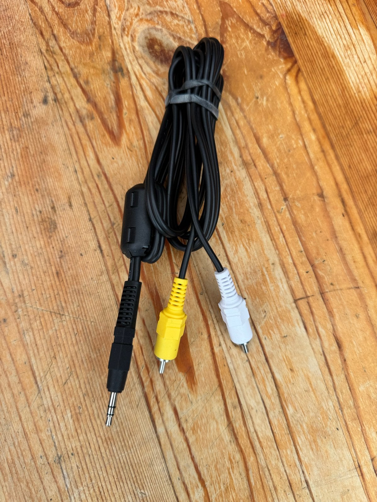 Audio/Video kabel 3.5mm jack naar RCA (tulp) - Gebruikt, Ophalen of Verzenden, Gebruikt, Minder dan 2 meter, Overige kabels