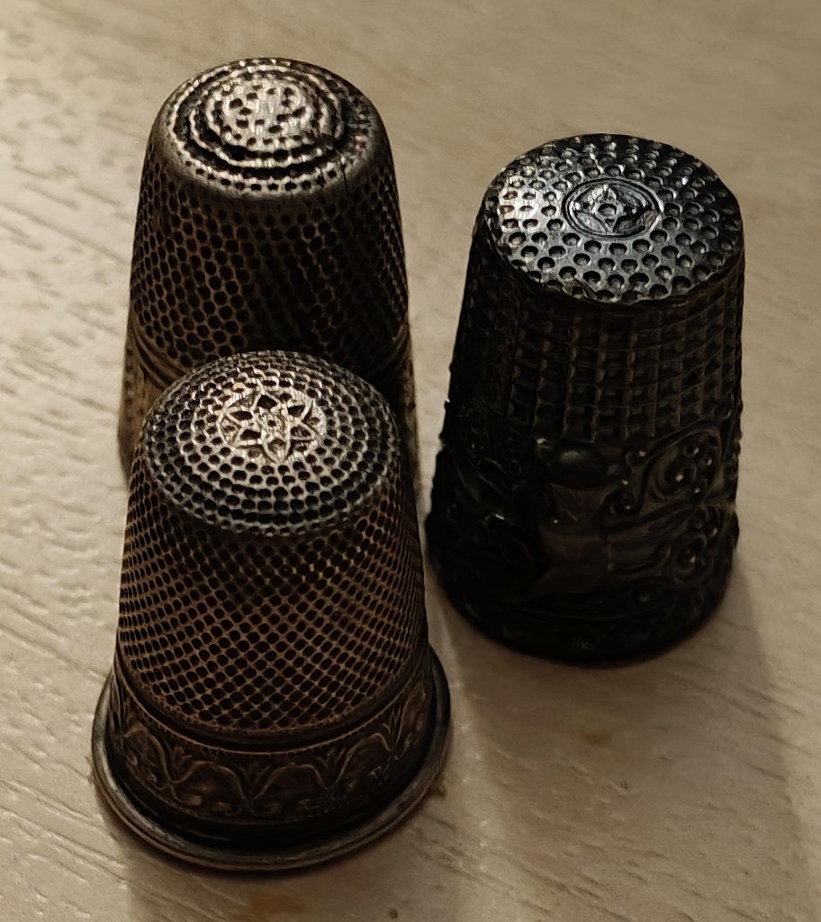 3 antieke zilveren vingerhoedjes, diverse gehaltes, Ophalen of Verzenden, Zilver