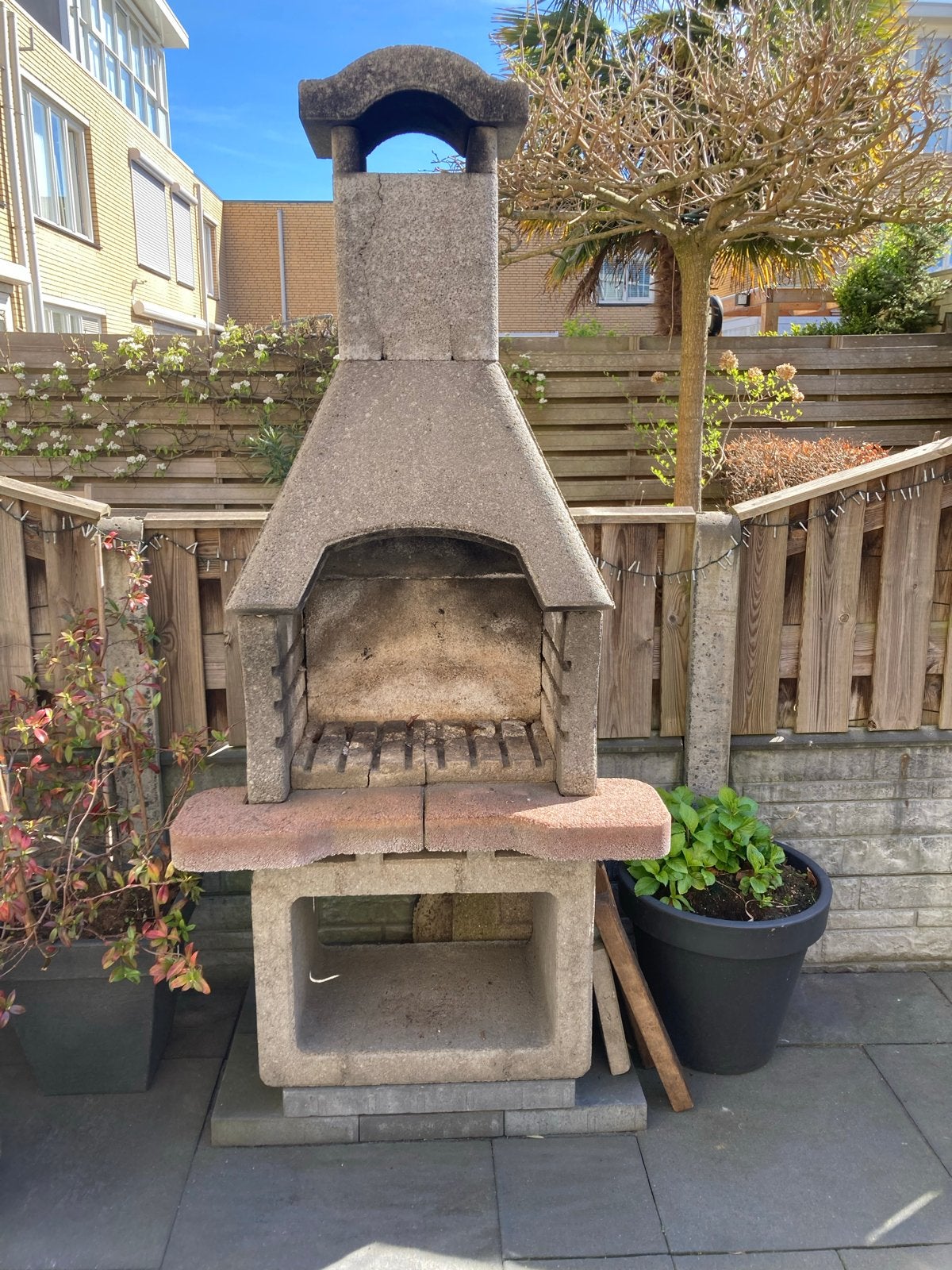 Betonnen barbecue/haard voor buiten - Gebruikt, Ophalen, Gebruikt