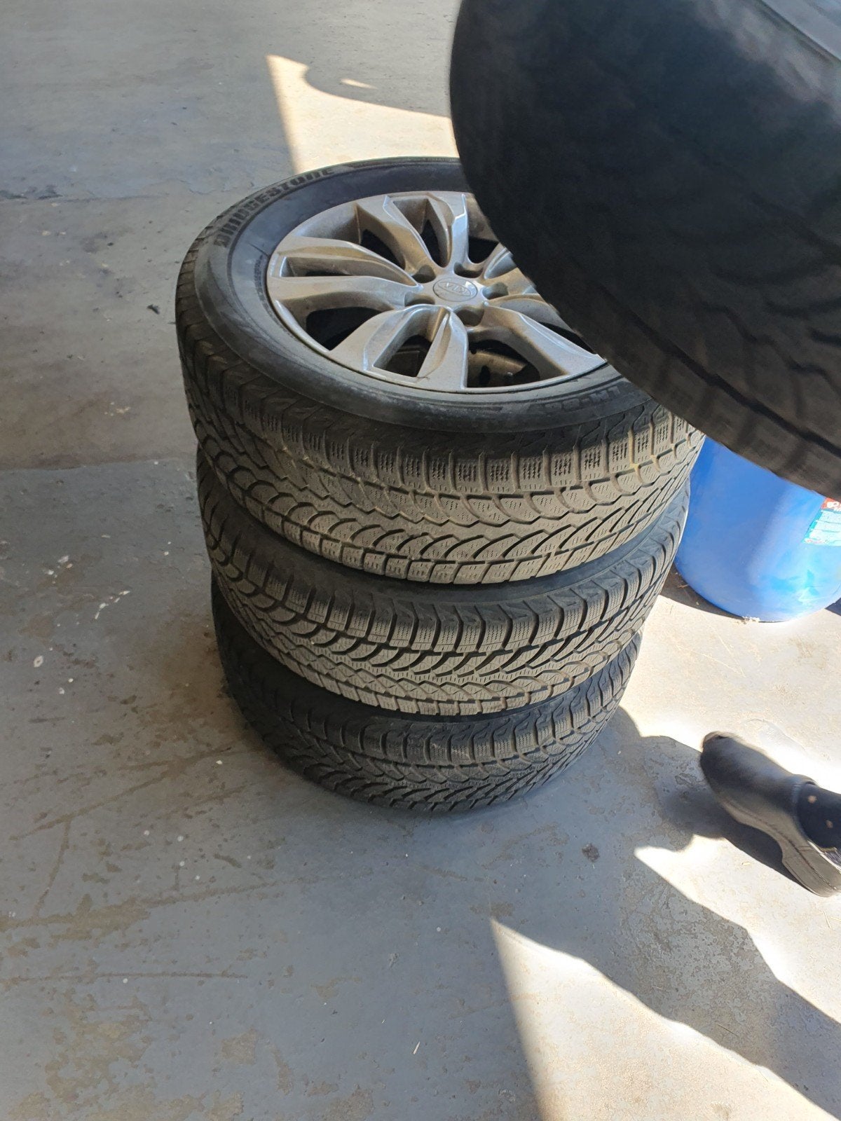 4 banden kia sorento met velgen, Auto-onderdelen, Banden en Velgen, Ophalen, 18 inch, Gebruikt, Banden en Velgen