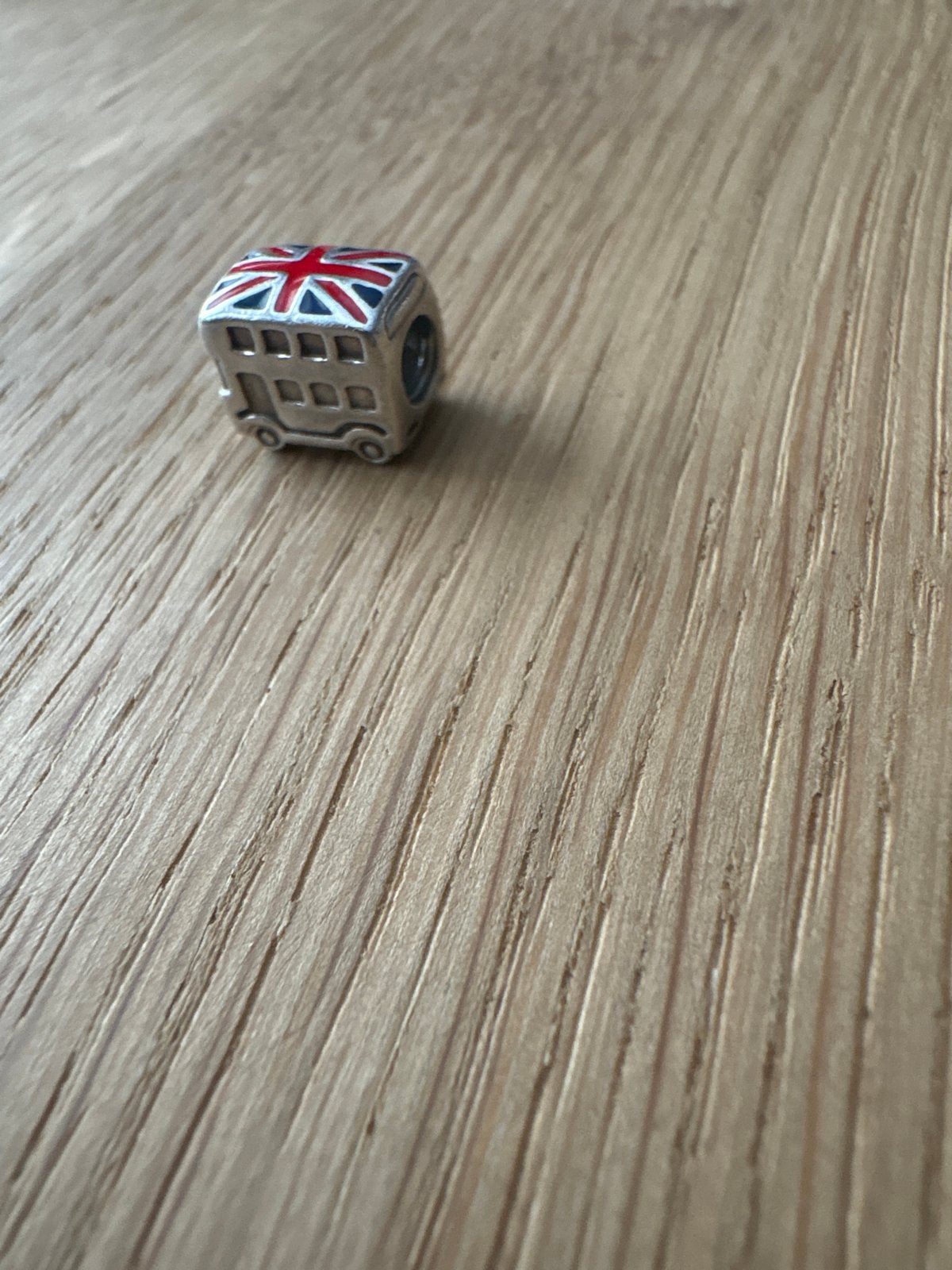 Pandora bedel London bus met Union Jack vlag, Pandora, Ophalen of Verzenden, Zo goed als nieuw, 1 bedel