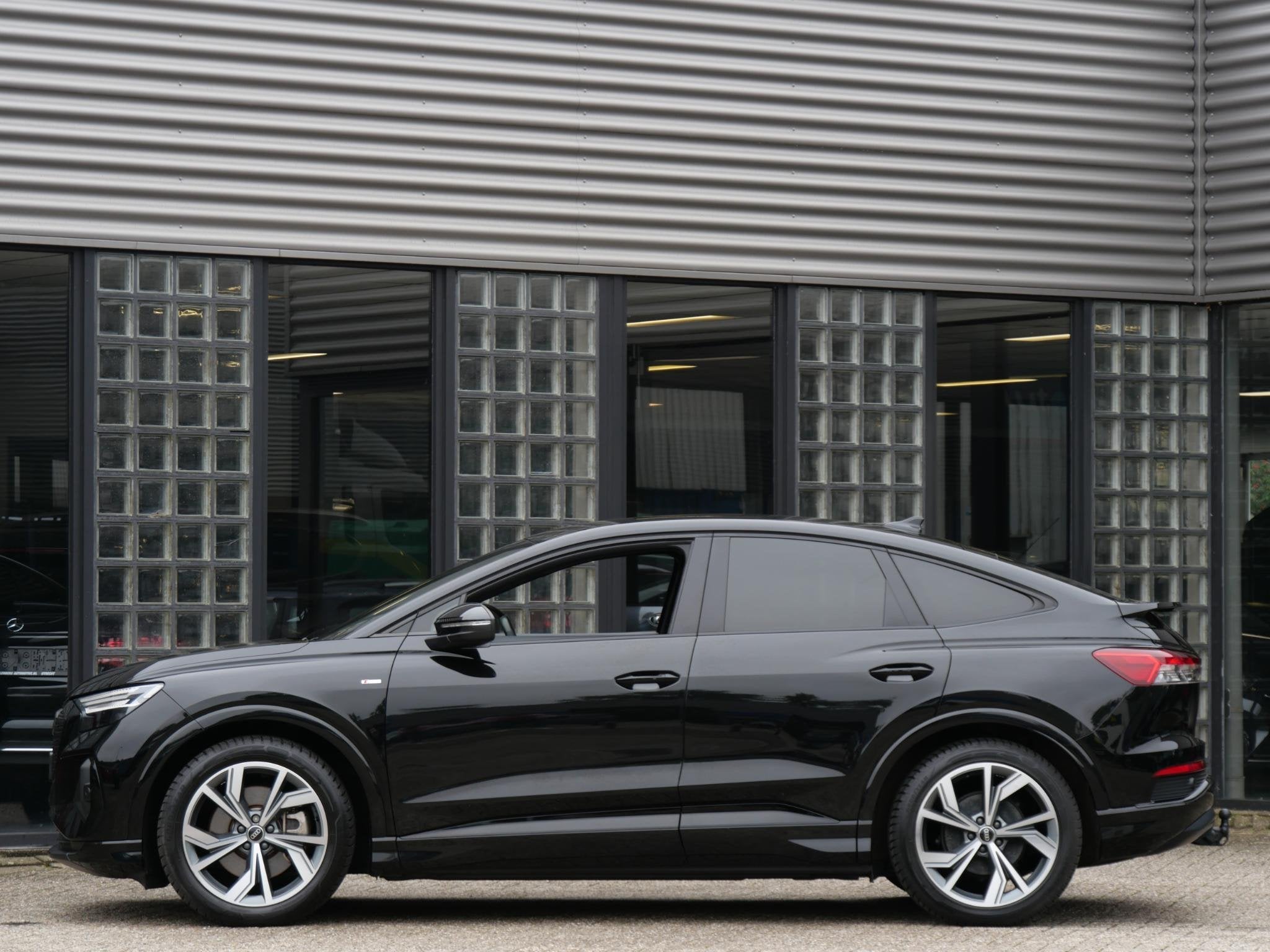 Audi Q4 SPORTBACK E-TRON 40 S-EDITION/ ELEKT. STOELEN/ BLIND, Auto's, Automaat, Achterwielaandrijving, Gebruikt, Automatische klimaatregeling