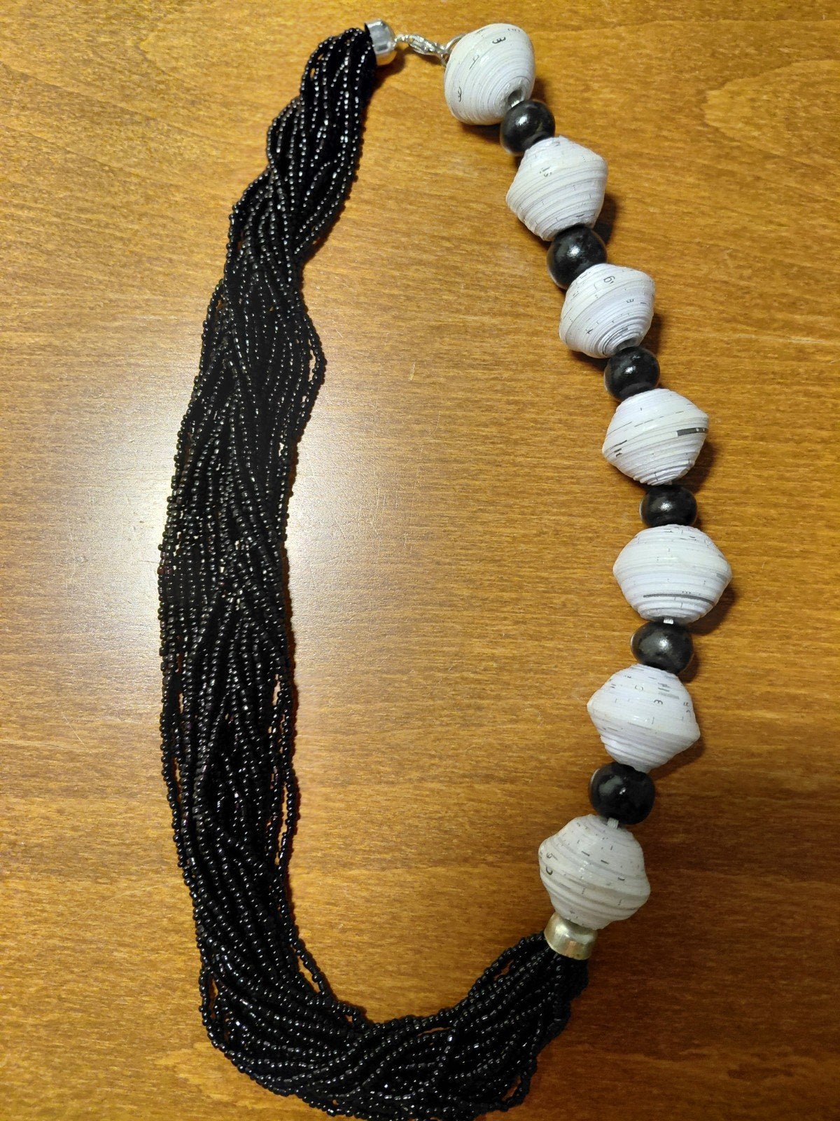 Zwart/witte ketting uit Senegal, Ophalen of Verzenden, Nieuw, Zwart, Overige materialen