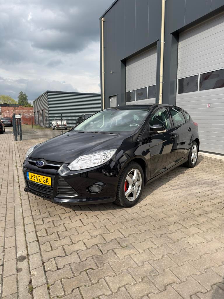 Ford Focus 1.0 Ecoboost 74KW 5-D 2013 Zwart|Airco|Nieuwe apk, 635 kg, 100 pk, Zwart, Bedrijf