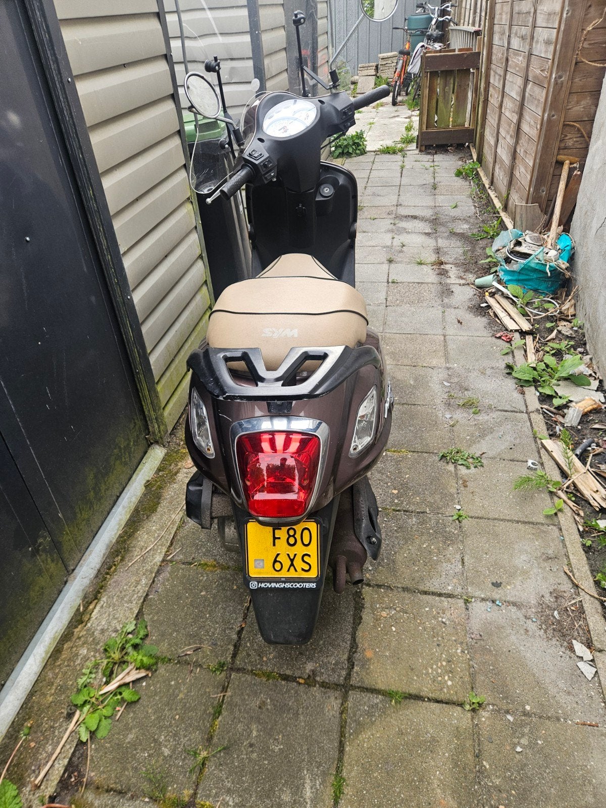 Sym Fiddle 50s Scooter - Bruin/Beige, Fietsen en Brommers, Ophalen, Gebruikt, SYM, Benzine