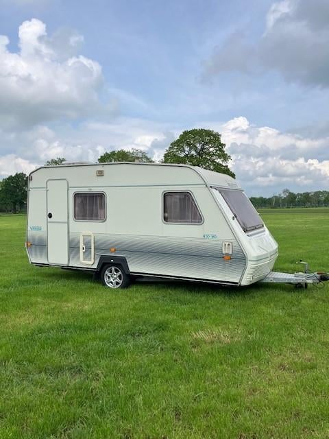 Caravan Beyerland Vitesse 430-MD + voortent, Caravans en Kamperen, Standaardzit, Dwarsbed, Particulier, 4 tot 5 meter