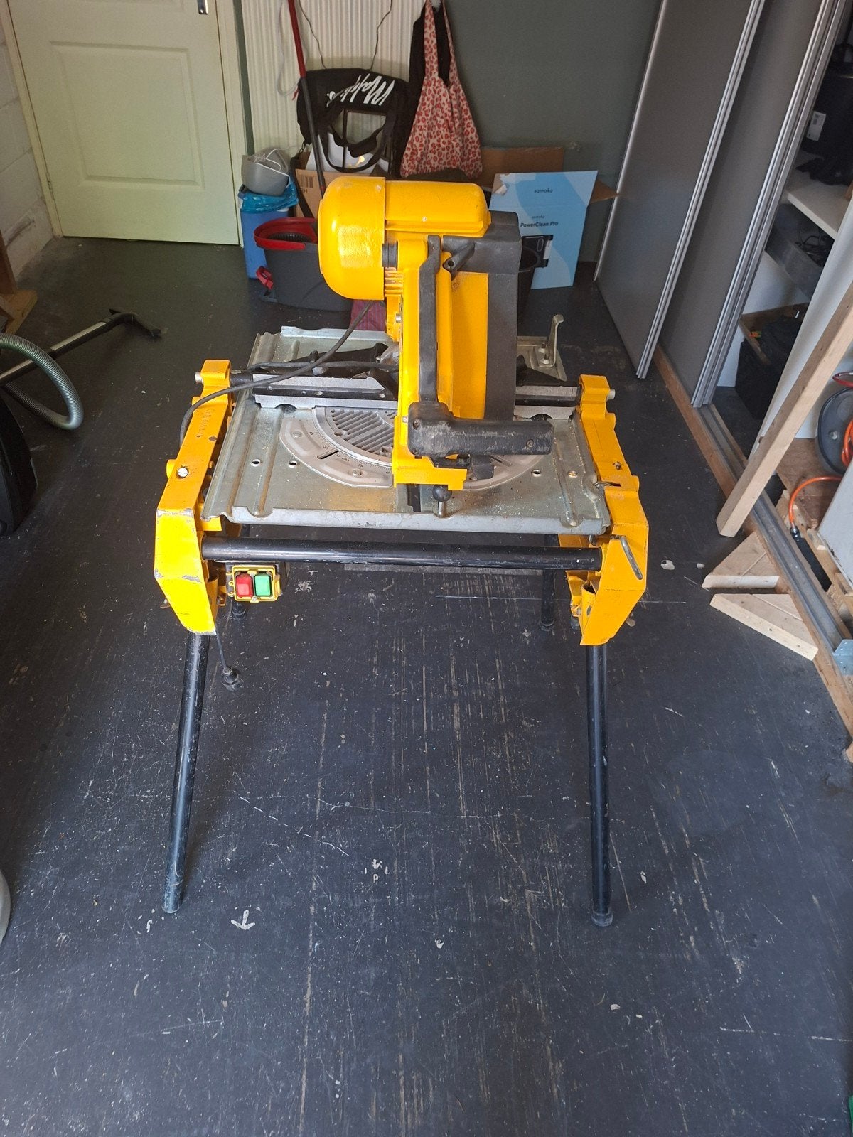 DeWalt DW743 Flip Over Zaag - Afkortzaag & Tafelzaag, Ophalen, Gebruikt, DeWalt, 70 mm of meer