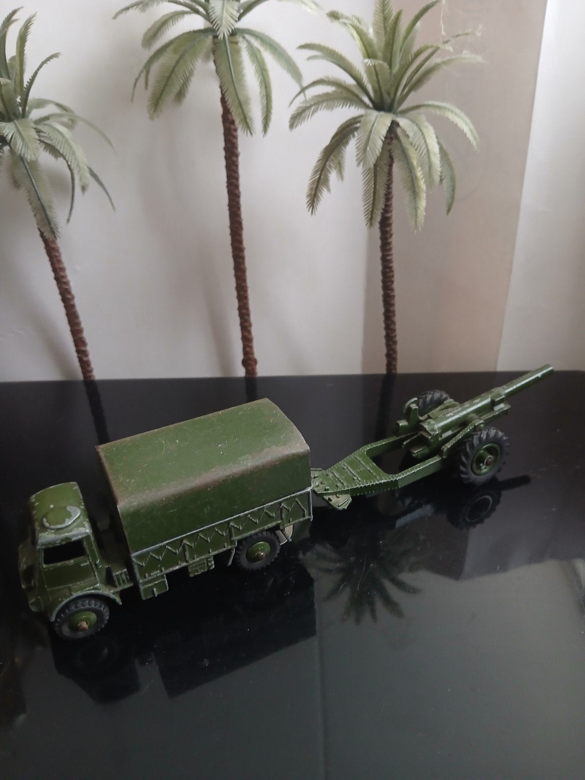 Army Wagon met Howitzer.  Dinky toys 623+693, Hobby en Vrije tijd, Modelauto's | 1:43, Ophalen of Verzenden, Dinky Toys