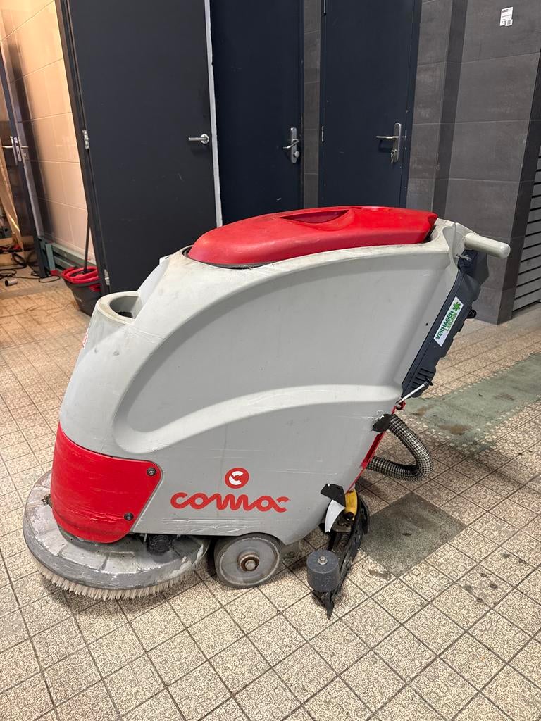 Comac L20B Schoonmaakmachine - Professionele Schrob-/Zuigmac, Doe-het-zelf en Verbouw, Reinigingsmachines, Gebruikt, Schrobmachine