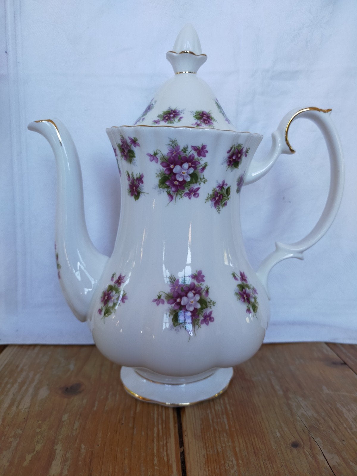 Royal Albert koffiepot, Sweet Violents. prijs €25.- excl., Ophalen of Verzenden