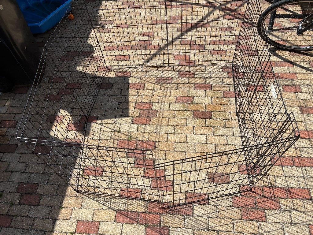 Honden ren / bench, Ophalen, Zo goed als nieuw