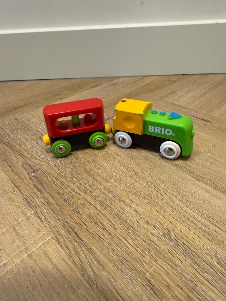 ZGAN Brio houten elektrische trein 33705 & 33708 wagon set, Ophalen of Verzenden, Zo goed als nieuw