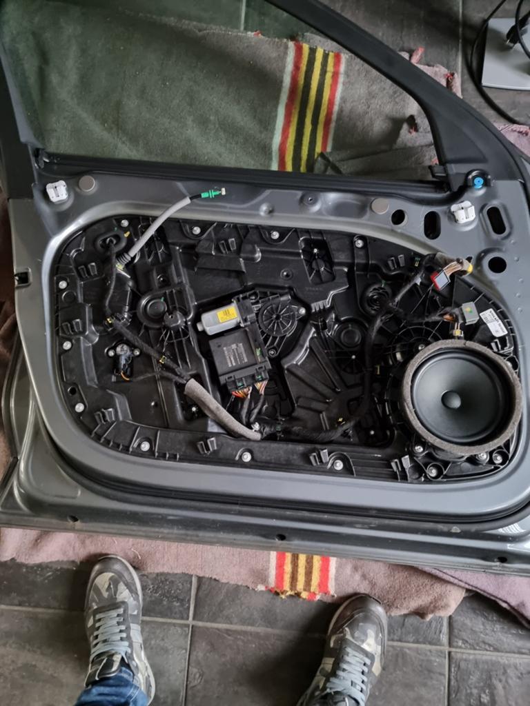 Raamgeleiding linksvoor Volvo S60 V60 2018-2026, Auto-onderdelen, Ophalen