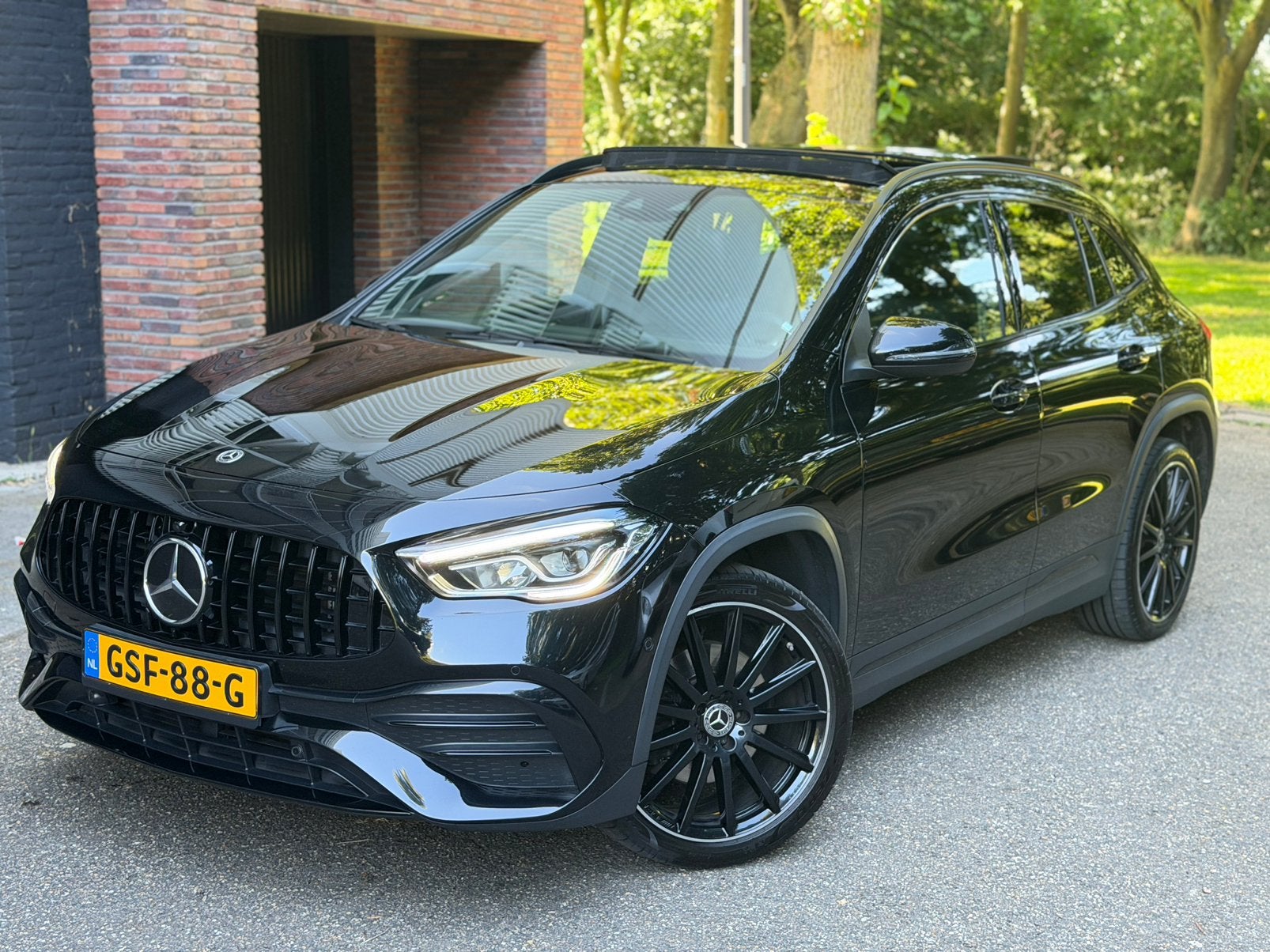 Mercedes-Benz GLA 250 e AMG Line 218PK, 1800 kg, 1675 kg, 160 pk, Zwart