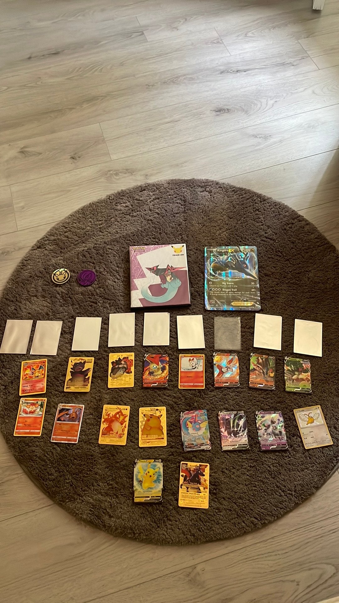 Pokemon kaarten (nep) met verzamelboekje, sleeves,mega kaart, Ophalen, Nieuw