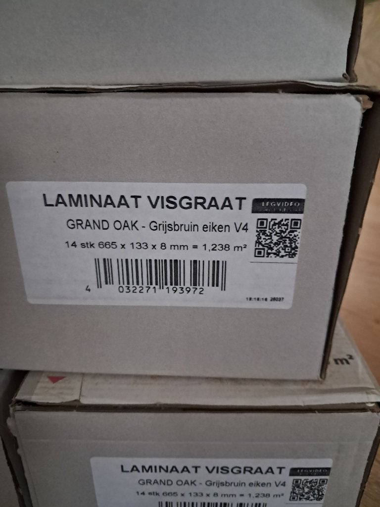 Visgraat laminaat, Grand Oak Grijsbruin eiken met ondervloer, Ophalen, Bruin, Nieuw, Eiken