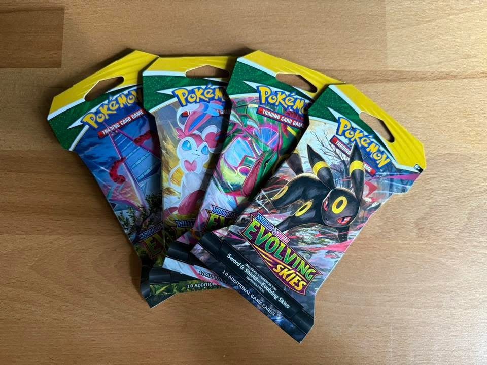 Evolving Skies Sleeved Booster Artset, Ophalen of Verzenden, Zo goed als nieuw, Booster