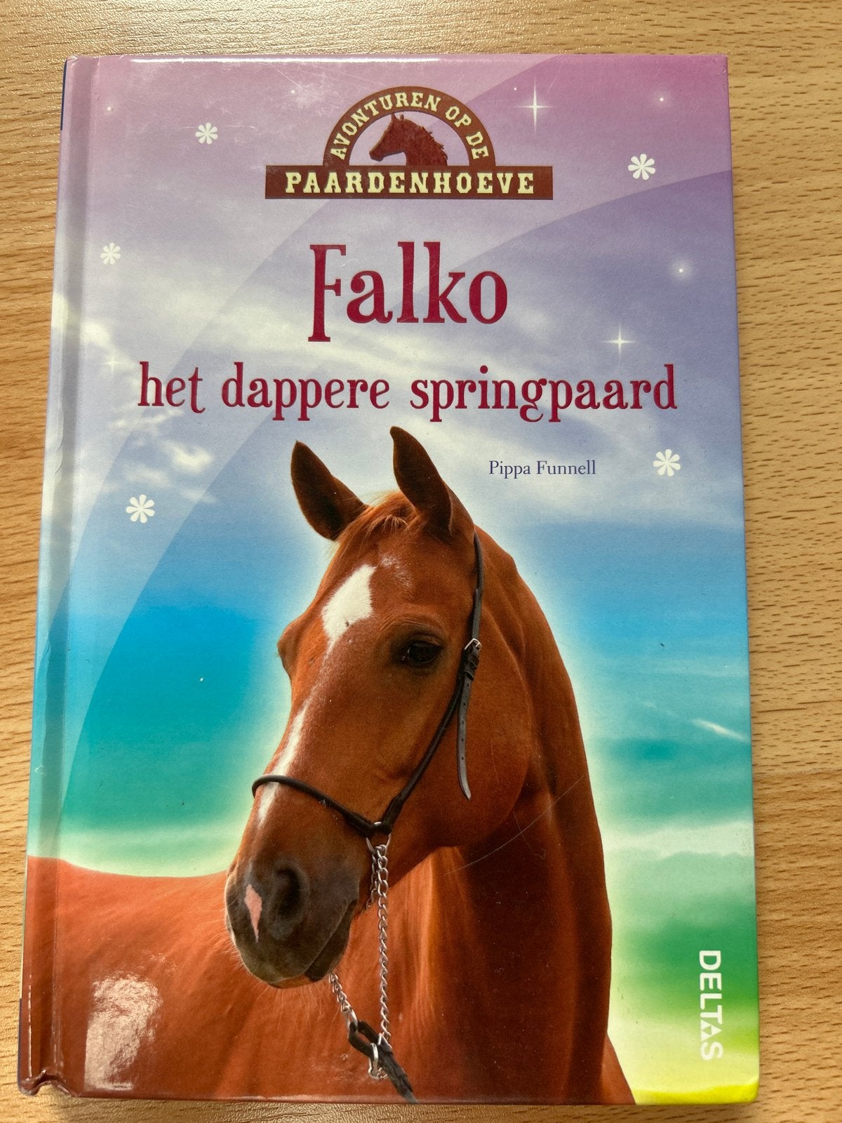 Falko het dappere springpaard - Avonturen op de Paardenhoeve, Ophalen of Verzenden, Zo goed als nieuw, Fictie algemeen