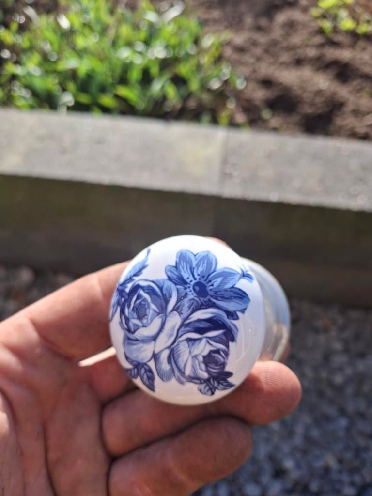 Porseleinen deurknop met blauw bloemmotief, Ophalen of Verzenden