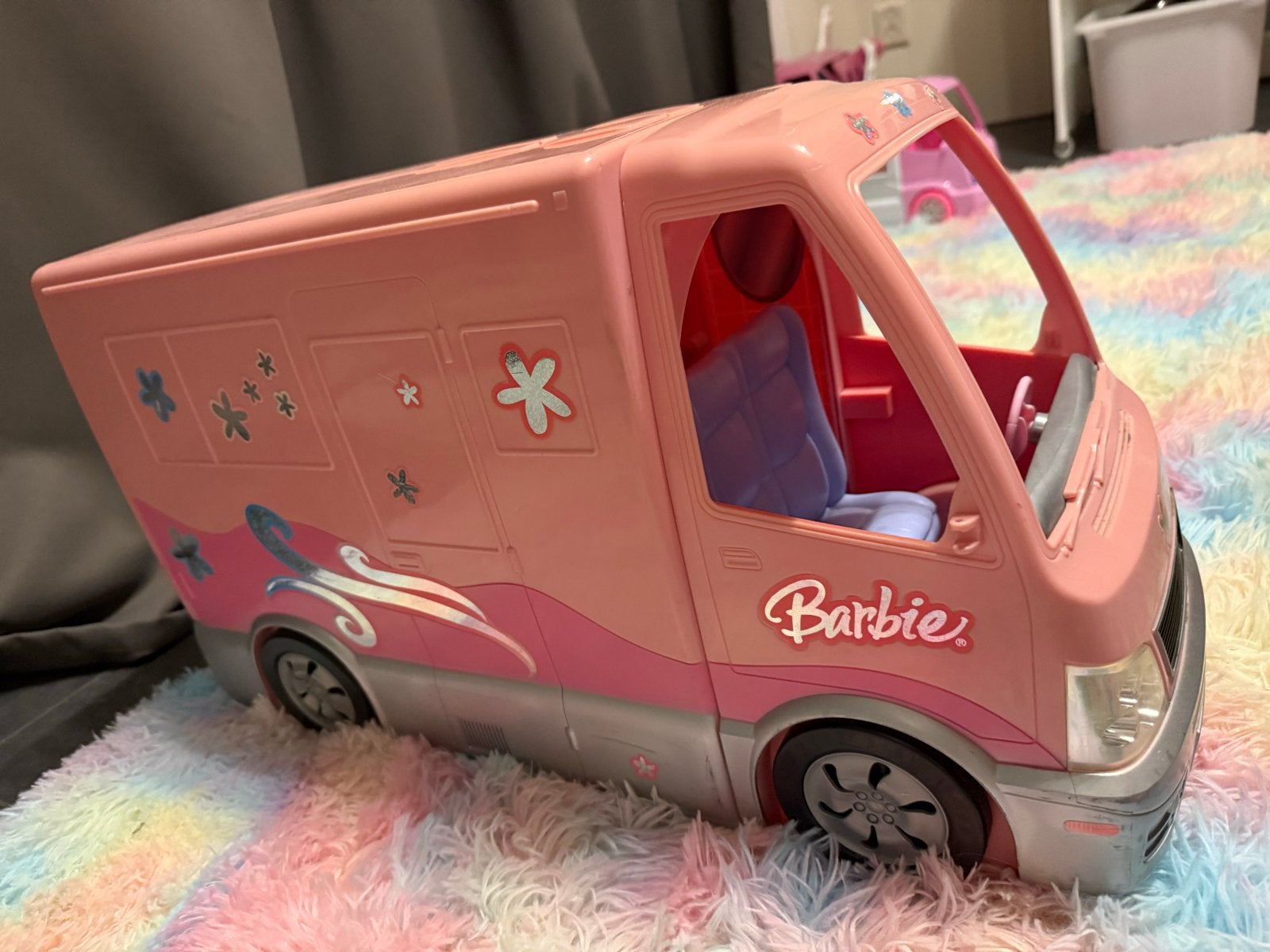 Barbie Camper Roze met Uitklapbare Keuken en Badkamer, Ophalen, Gebruikt