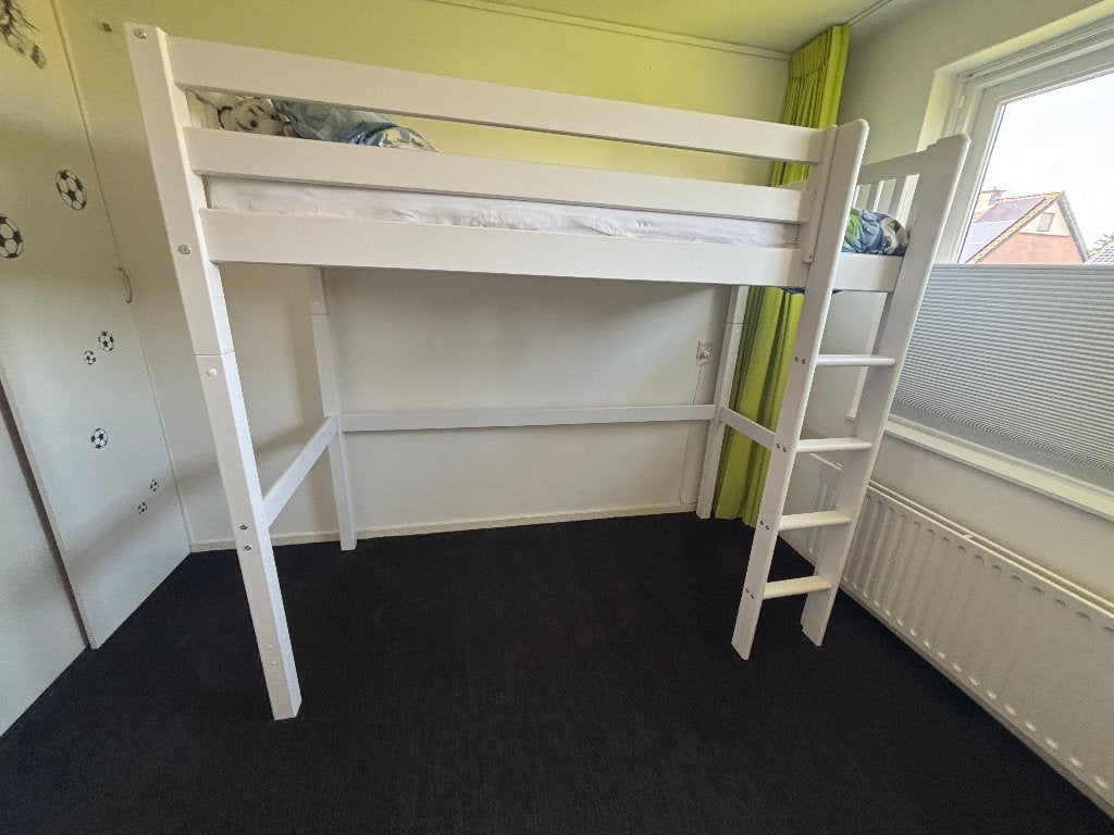 Mooie witte hoogslaper voor kinderkamer, Huis en Inrichting, Slaapkamer | Stapelbedden en Hoogslapers, Ophalen, Gebruikt, Eenpersoons