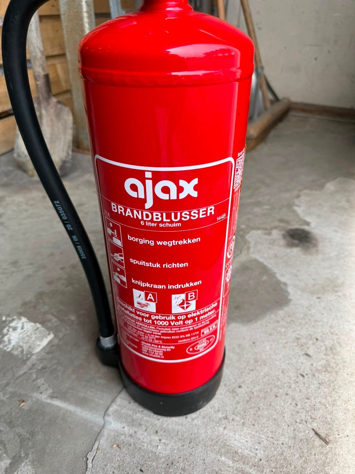 Ajax Brandblusser 6 liter schuim - Gevuld en gekeurd, Huis en Inrichting, Brandblussers en Brandkasten, Nieuw, Brandblusser, Ophalen of Verzenden