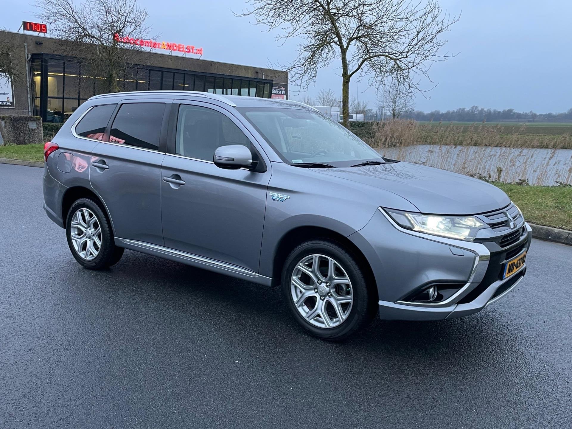 Mitsubishi Outlander 2.0 PHEV Pure Aut, Cam, Keyless, Carpla, 1998 cc, 4 cilinders, Automatische klimaatregeling, Bedrijf