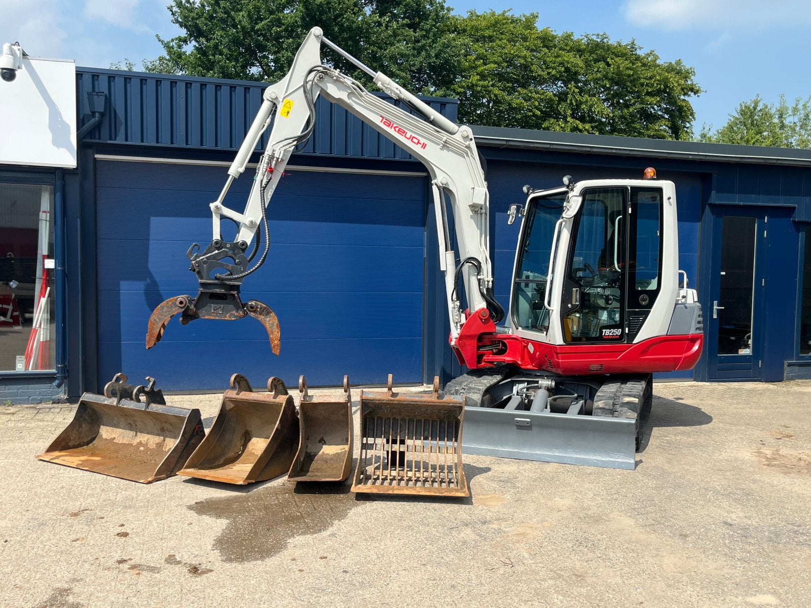 Takeuchi TB250 in nieuwstaat, complete set!, Ophalen of Verzenden, Graafmachine