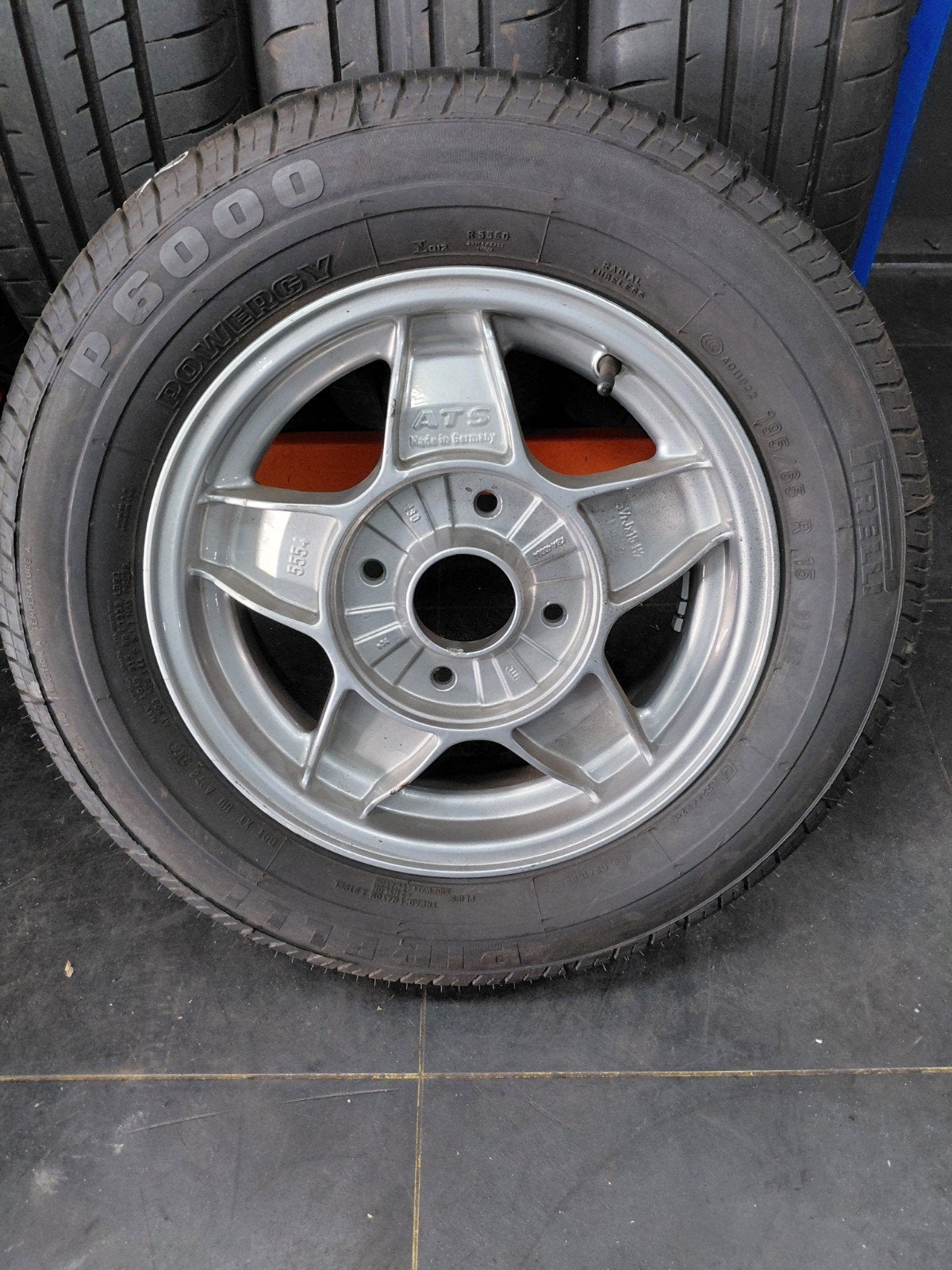 Nieuw ATS Vw Kever Wiel met Pirelli P6000 195/65/15, Ophalen of Verzenden