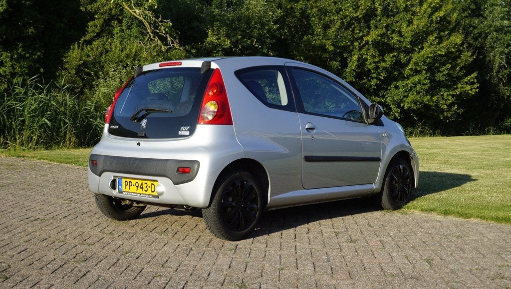 Peugeot 107 1.0-12V Millesim 200 Airco nieuwe APK, Auto's, Voorwielaandrijving, Euro 5, Stof, Gebruikt
