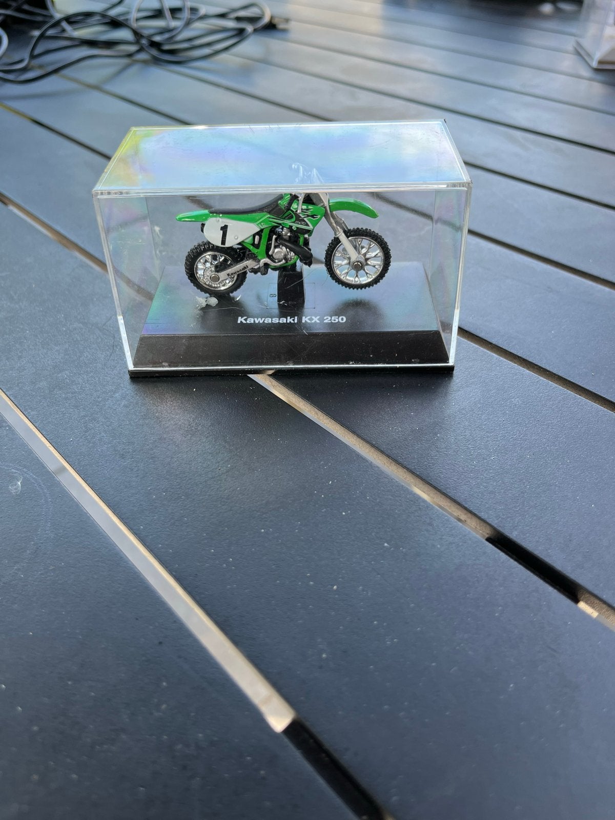 Kawasaki KX 250 modelmotor in vitrine, Overige merken, 1:50 of kleiner, Overige typen, Ophalen of Verzenden