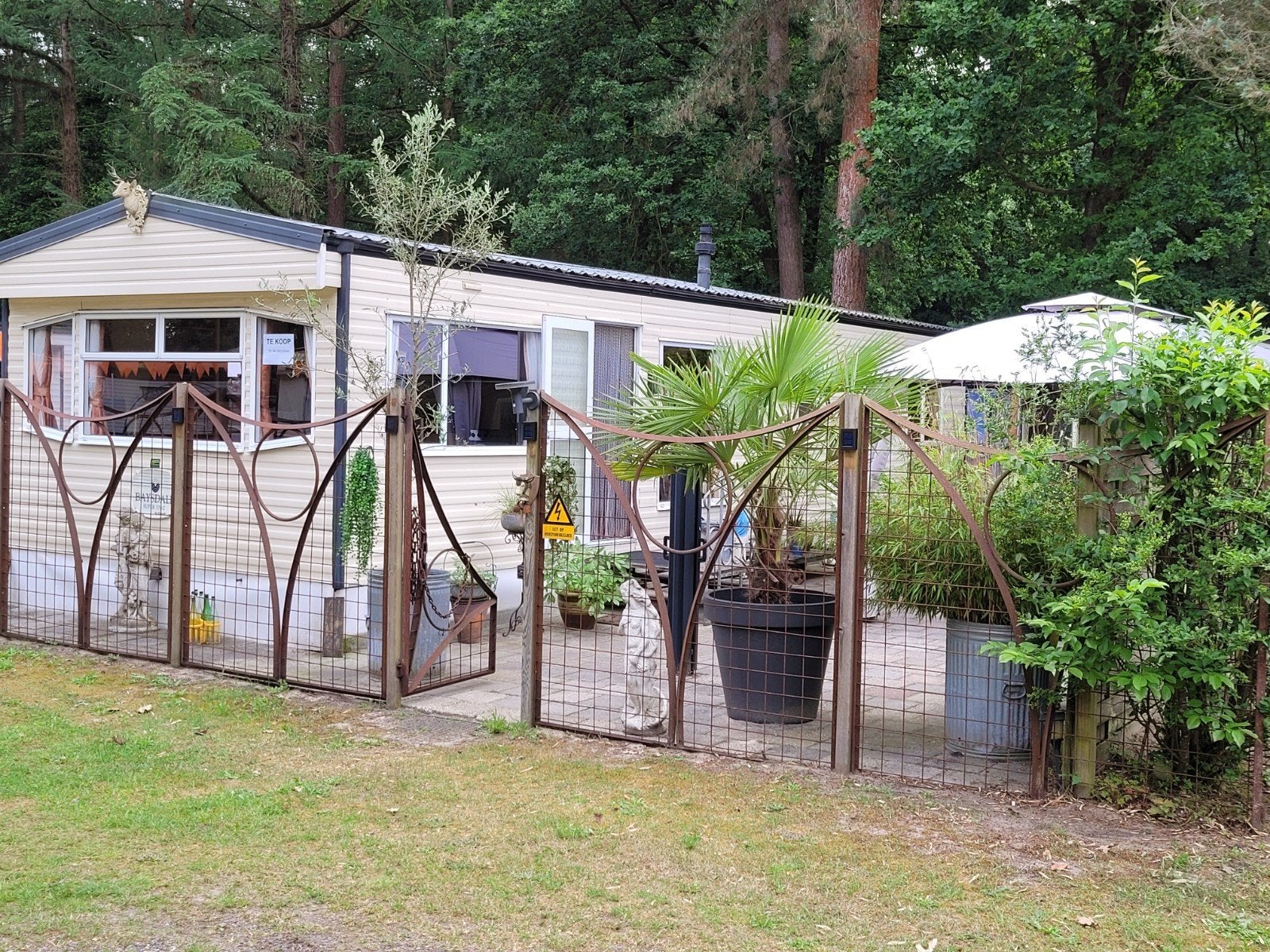 Te koop stacaravan op een prachtige locatie gemeente Ommen.