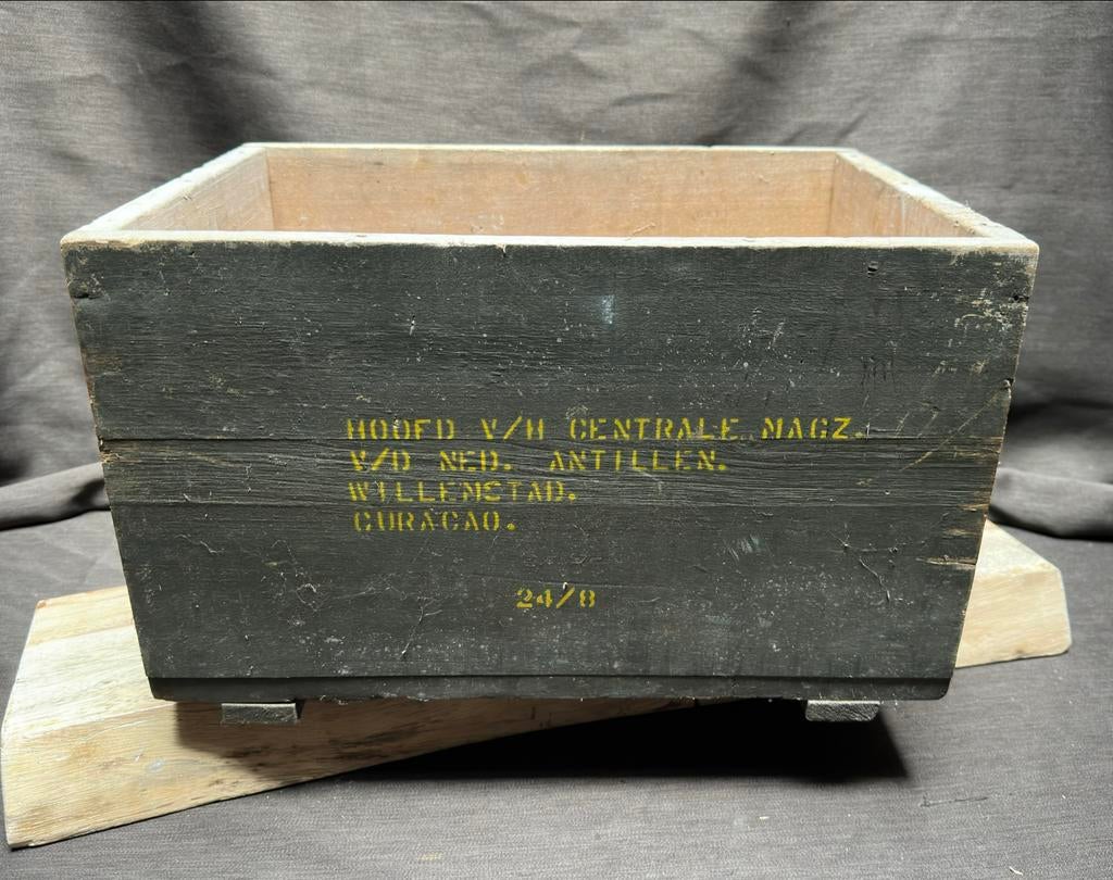 Vintage Munitiekist - Nederlands-Antilliaanse Herkomst, Ophalen of Verzenden, Landmacht, Overige gebieden, Kist of Geocache