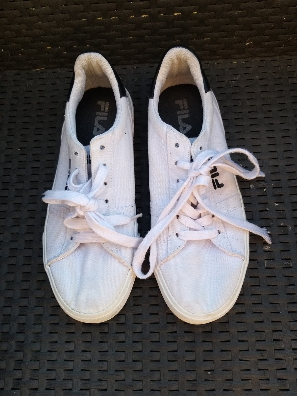 Fila witte sneakers mt 40, Ophalen of Verzenden, Zo goed als nieuw, Meisje, Schoenen
