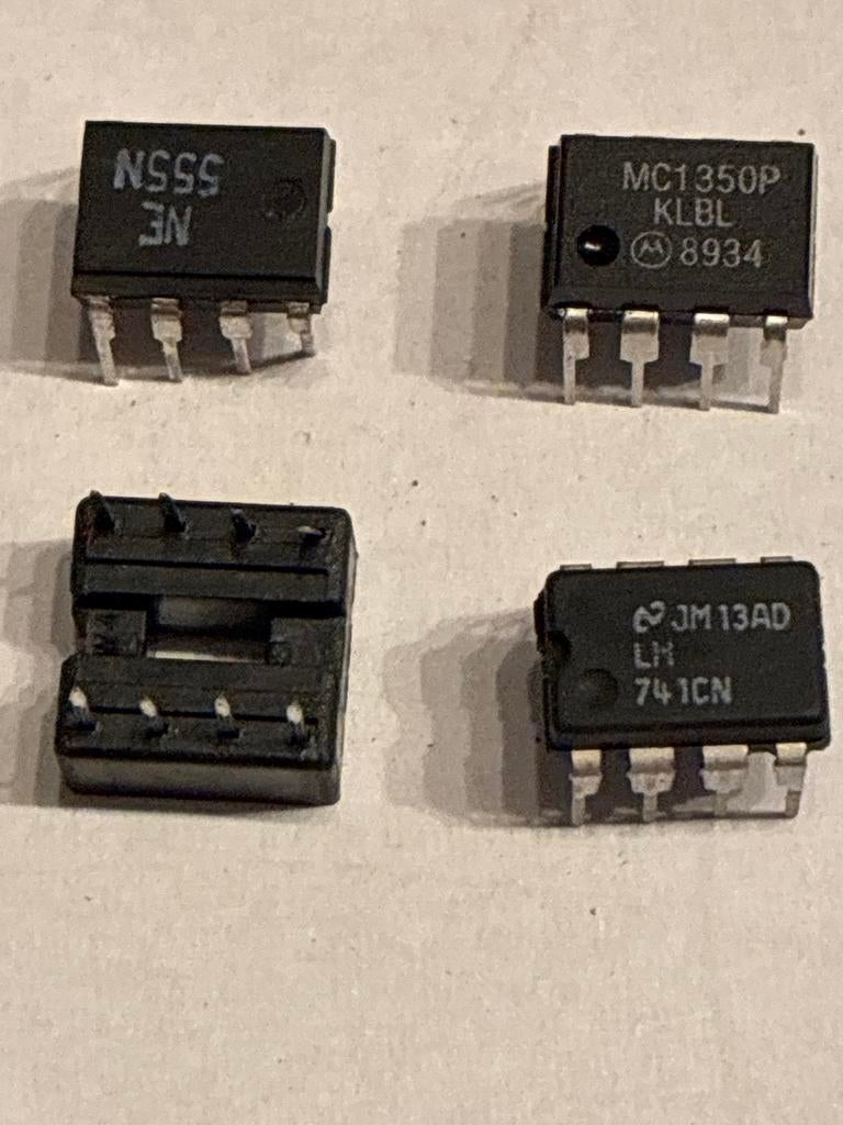 Diverse IC's en IC-voetjes - Elektronische Componenten, Ophalen of Verzenden, Gebruikt