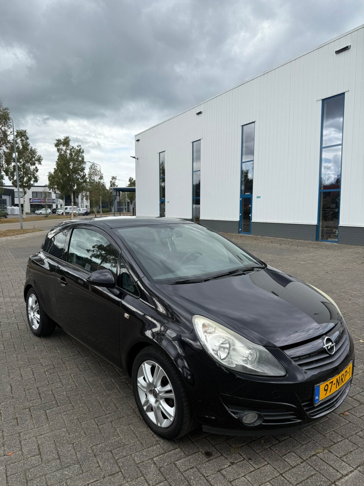 Opel Corsa 1.2 86PK | 2010 | Airco | 210.000 km | Nette auto, Voorwielaandrijving, Euro 5, 40 €/maand, Zwart