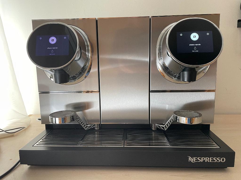 Momento 200 Nespresso Professional koffiemachine, Witgoed en Apparatuur, Koffiezetapparaten, Ophalen, Koffiepads en cups, Gebruikt