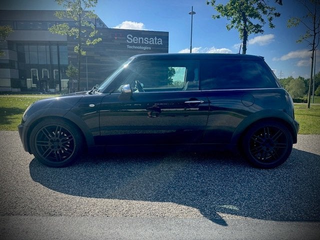 Mini Mini 1.6 One, airco, nieuwe apk, navi, camera, 17 inch, Auto's, Gebruikt, Zwart, 4 cilinders, 4 stoelen