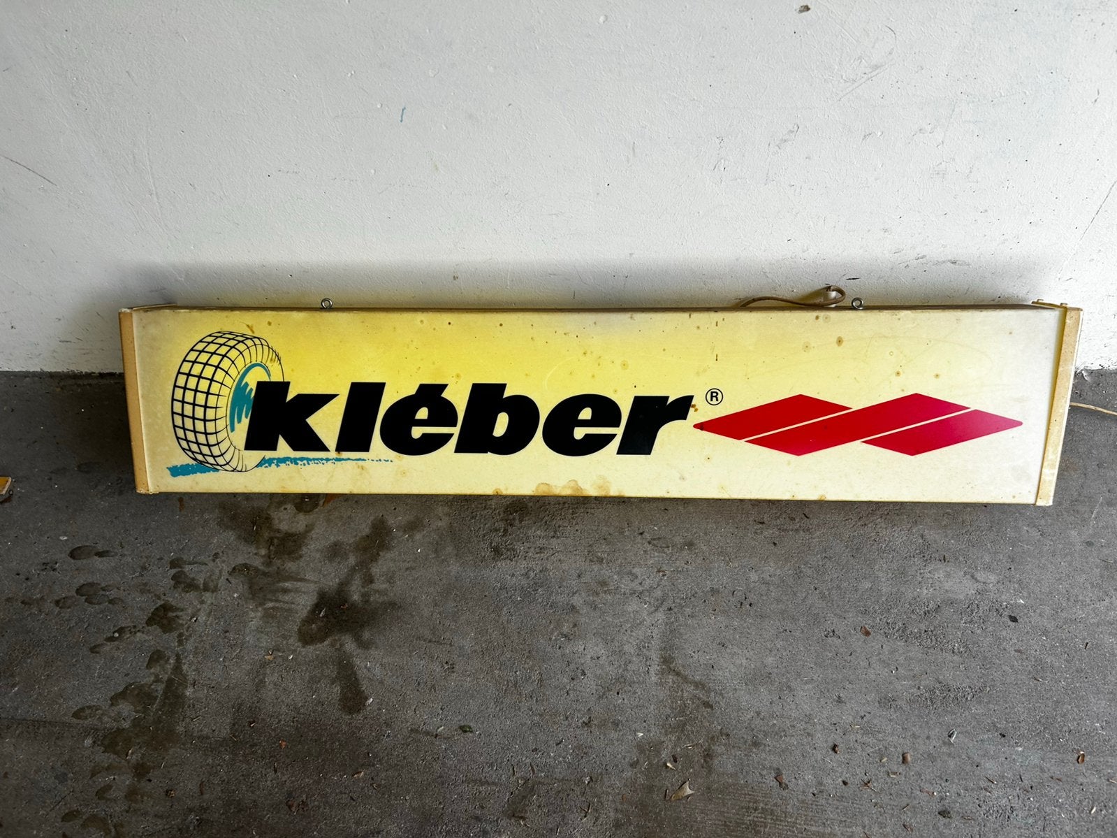 Lichtreclame Kleber autobanden jaren 60, Ophalen, Gebruikt, Lichtbak of (neon) lamp