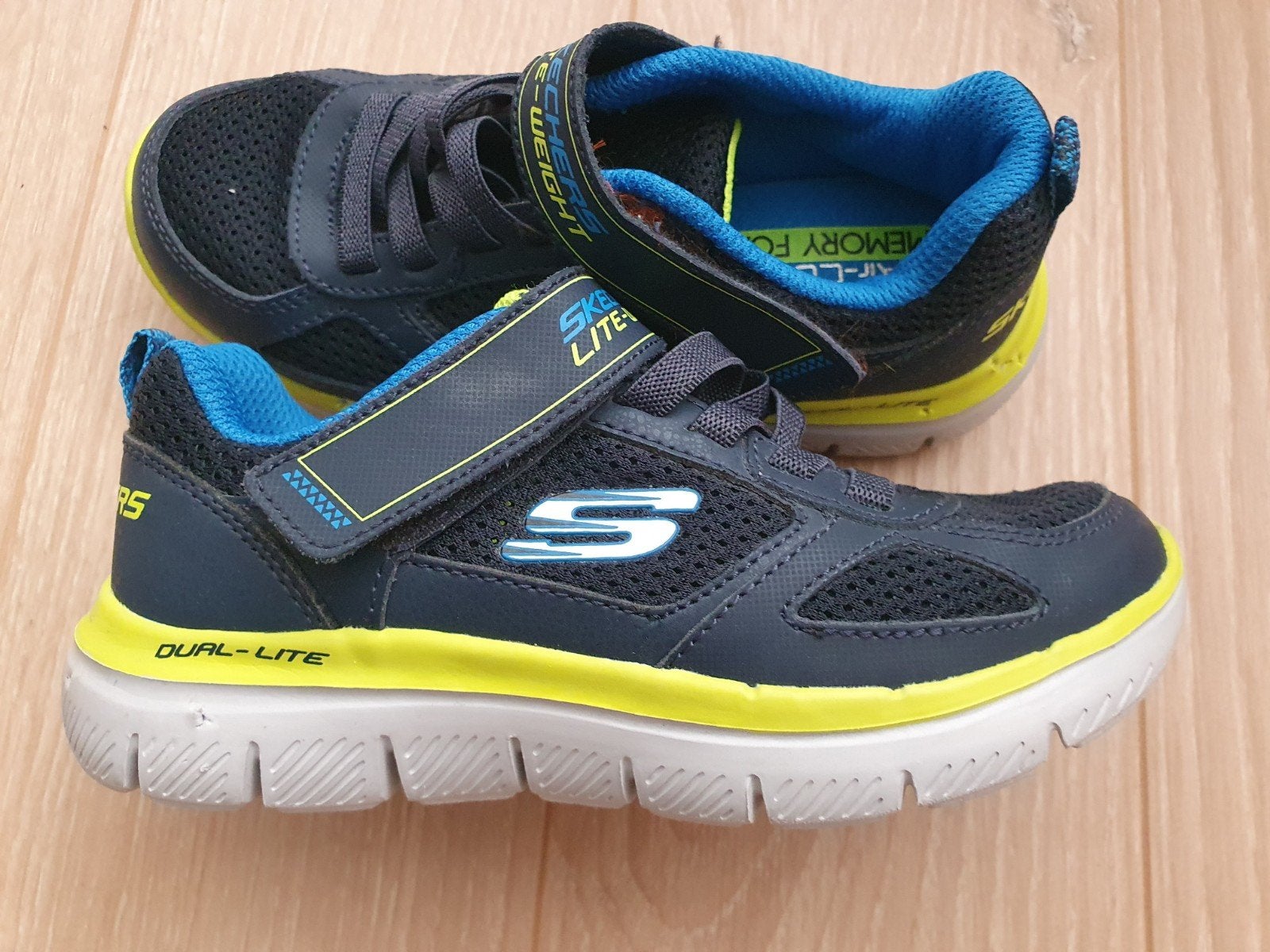 NIEUW! Gave skechers 31 neon AIR COOLED twv 54,95, Schoenen, Zo goed als nieuw, Jongen, Skechers