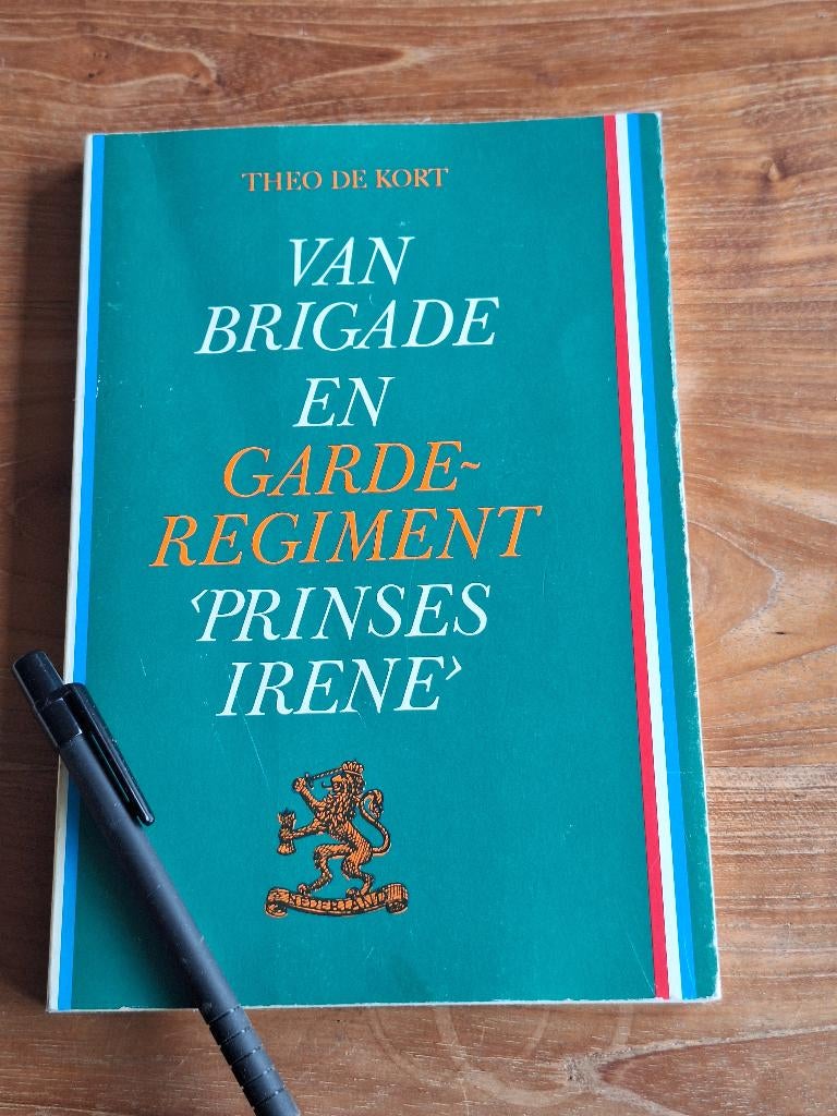 boekje Van brigade en garderegiment prinses irene, Ophalen of Verzenden, Tweede Wereldoorlog, Gelezen, Overige onderwerpen