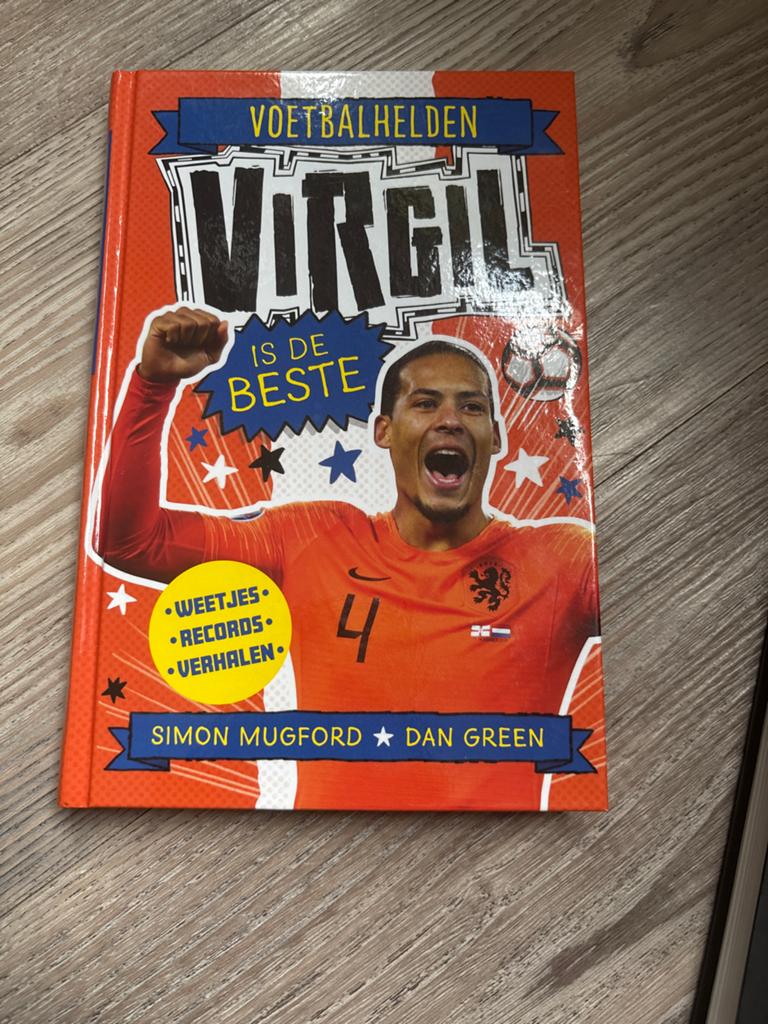 Voetbalhelden: Virgil is de Beste - Weetjes, Records, Verhal, Ophalen of Verzenden, Zo goed als nieuw