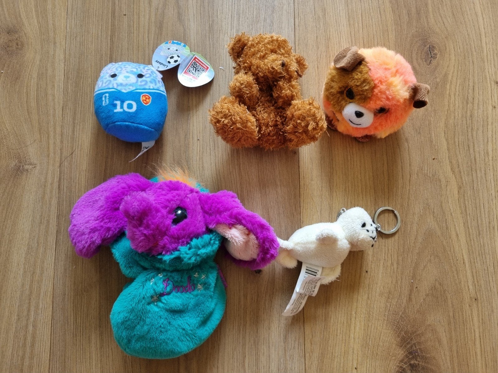 Diverse knuffels en sleutelhangers - Zo goed als nieuw, Overige merken, Overige karakters, Ophalen of Verzenden, Meerkleurig