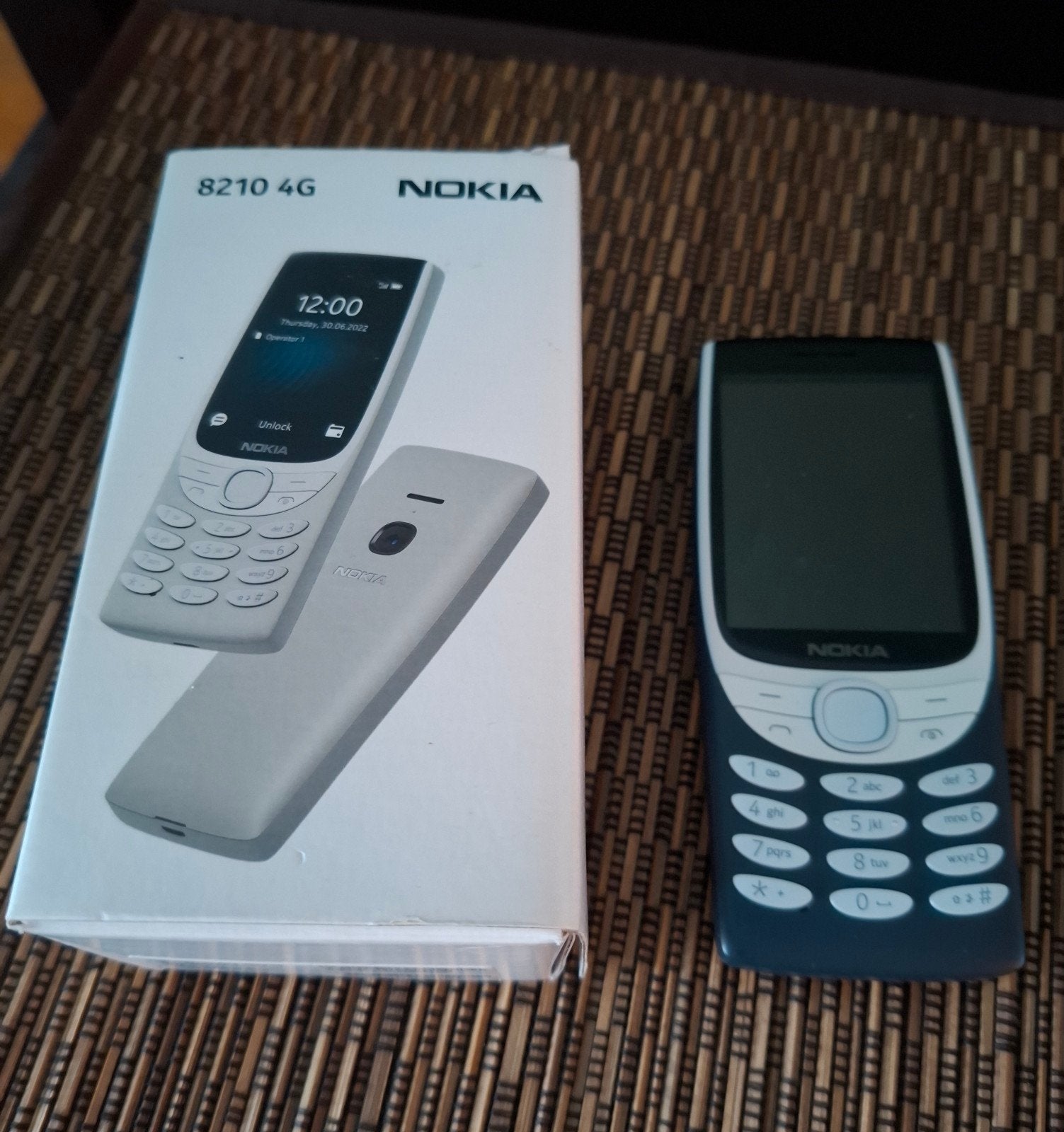 Nokia 8210 4G, Telecommunicatie, Blauw, Fysiek toetsenbord, Ophalen of Verzenden, Klassiek of Candybar