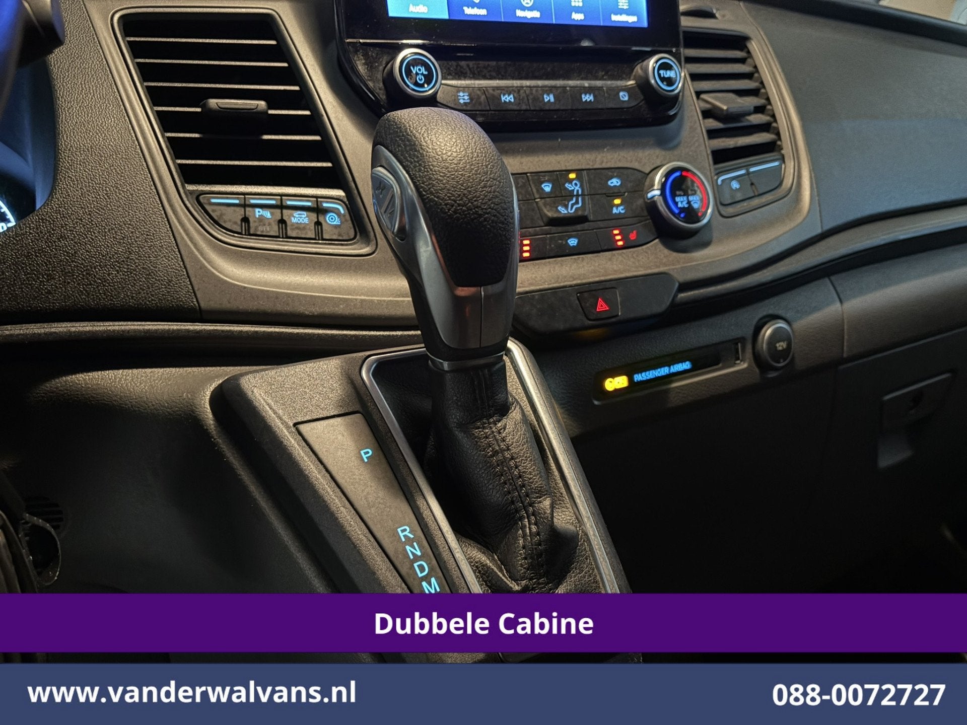 Ford Transit Custom 2.0 TDCI 130pk Automaat L2H1 Dubbele Cab, Auto's, Bestelauto's, Voorwielaandrijving, Stof, Gebruikt, 4 cilinders