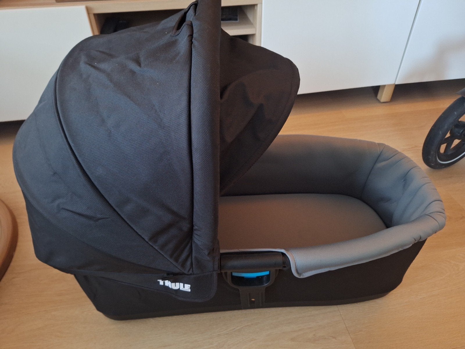 Thule Urban Glide 2 reiswieg incl Thule glide adapter - Zo g, Ophalen of Verzenden, Zo goed als nieuw, Wieg