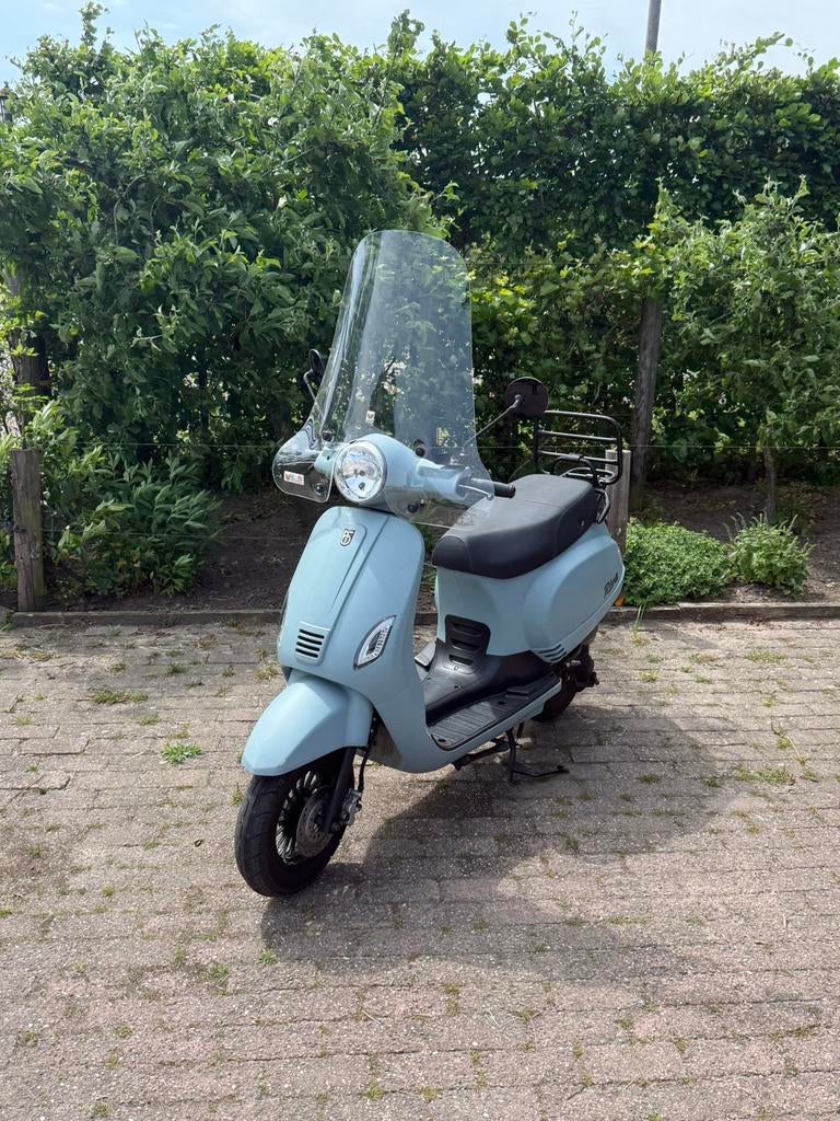 Btc Riva 2022 - blauw kenteken, Fietsen en Brommers, Snorfietsen en Snorscooters, Zo goed als nieuw, Benzine, Ophalen, Overige merken