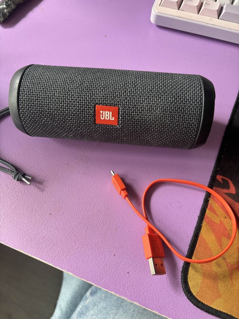 JBL Flip Essential 1 (ZIE BESCHRIJVING), Gebruikt, JBL, Ophalen of Verzenden, Draagbare speaker