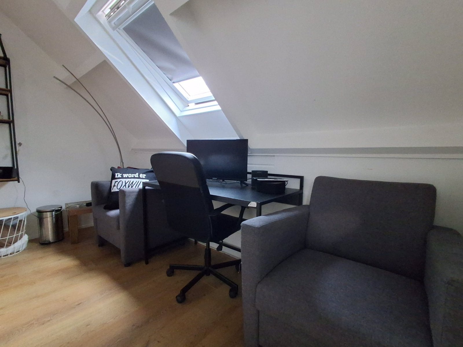 Ruime, nette en volledig gemeubileerde kamer te huur, Huizen en Kamers, Kamers te huur, Rotterdam